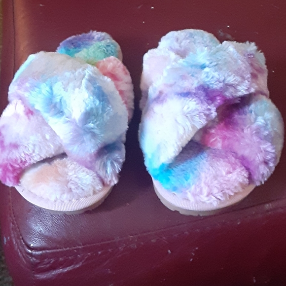 Bnwot youth size 1/2 rainbow slides - Picture 2 of 5